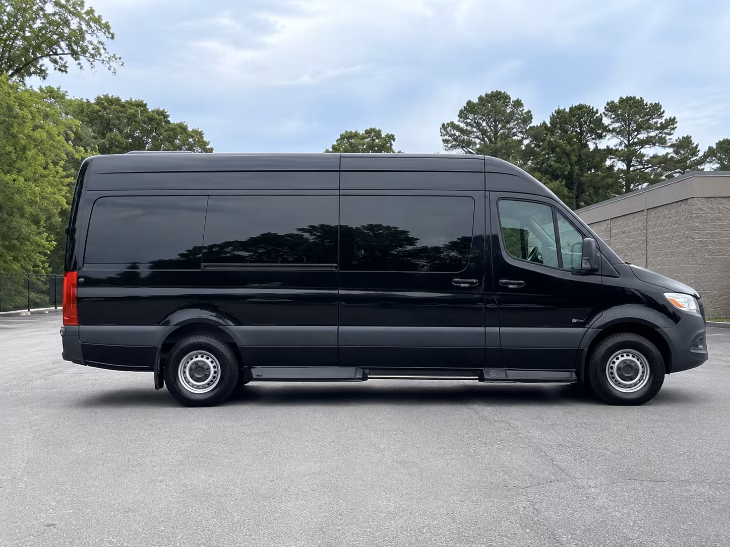Salem Wedding Transportation & Shuttle Service