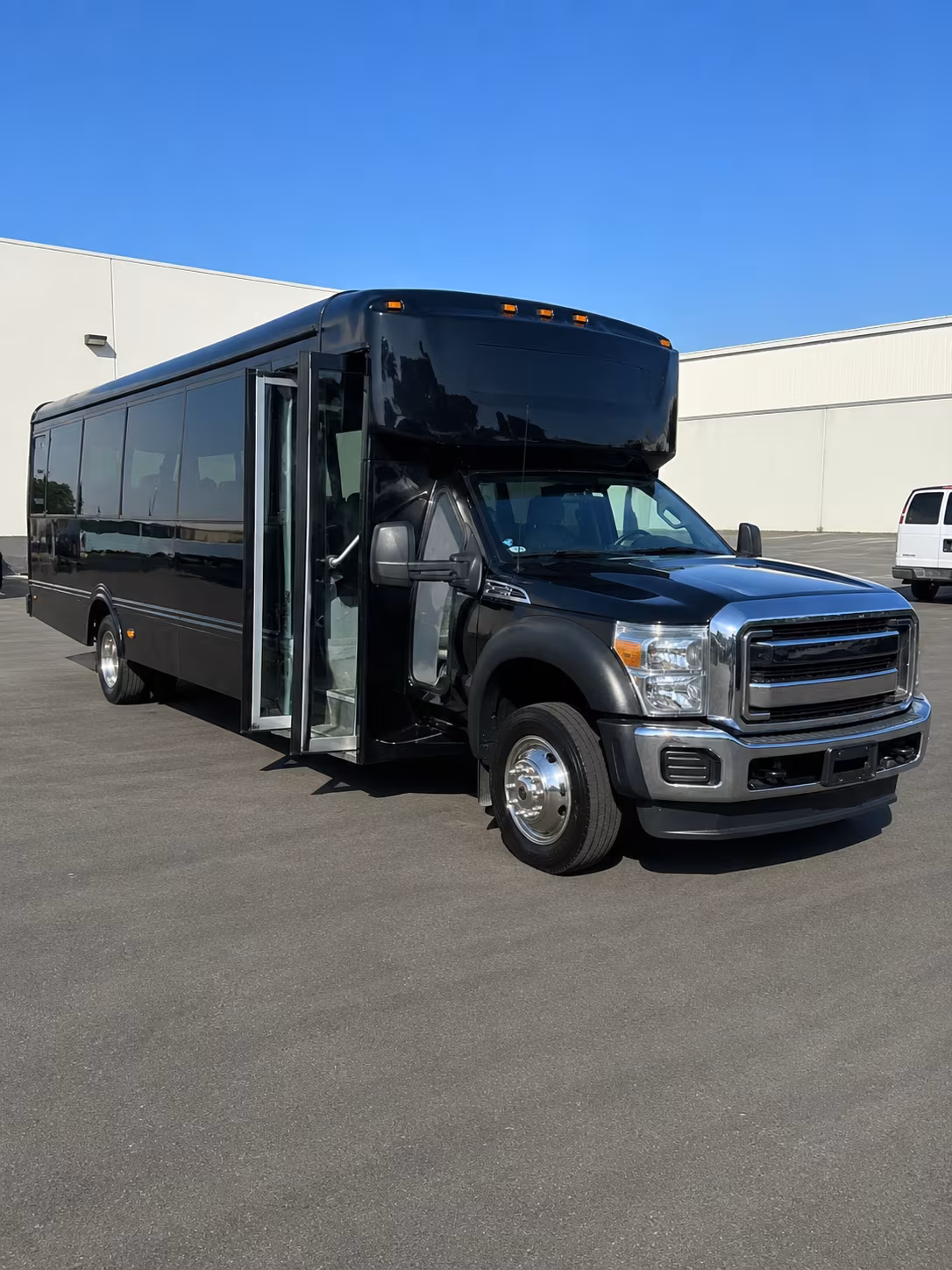 Salem Winery Tour & Pub Crawl Transportation